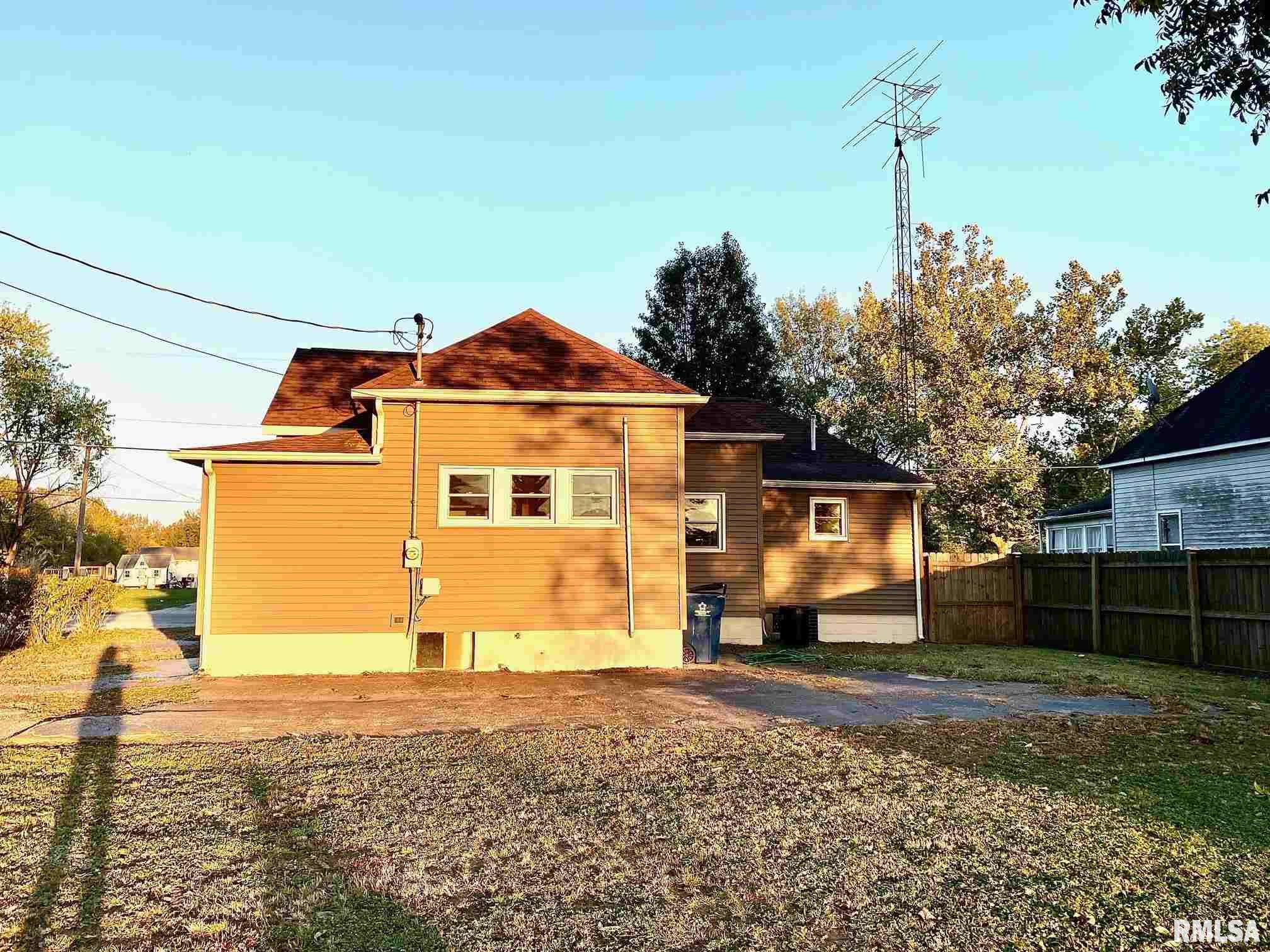307 South State Street Christopher, IL 62822 - Photo 17 of 18 Gallery Image 17