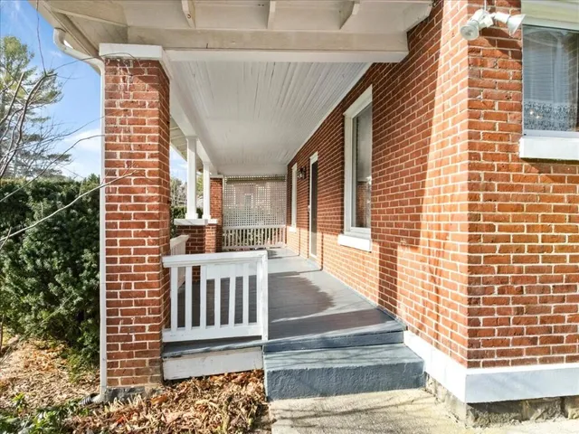 $240,000 | 36 Northwest Eighth Street Northwest, Pulaski, VA 24301