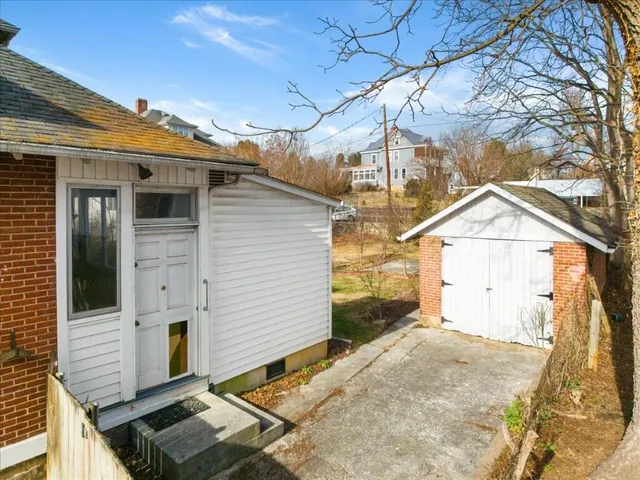 $240,000 | 36 Northwest Eighth Street Northwest, Pulaski, VA 24301