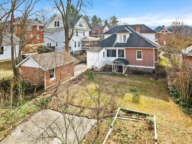 $240,000 | 36 Northwest Eighth Street Northwest, Pulaski, VA 24301