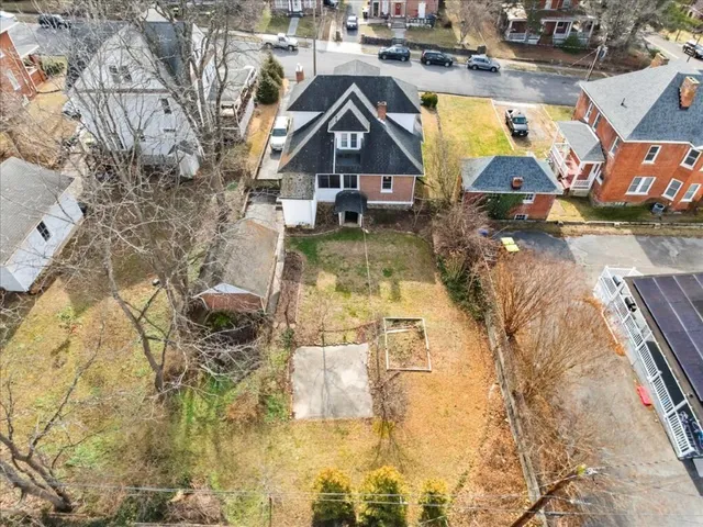 $240,000 | 36 Northwest Eighth Street Northwest, Pulaski, VA 24301