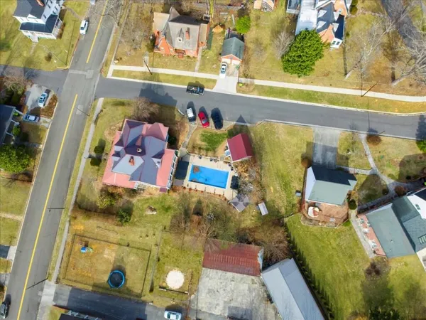 $240,000 | 36 Northwest Eighth Street Northwest, Pulaski, VA 24301