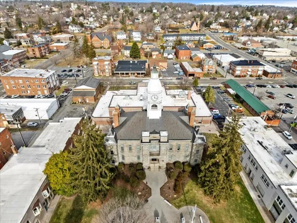 $240,000 | 36 Northwest Eighth Street Northwest, Pulaski, VA 24301