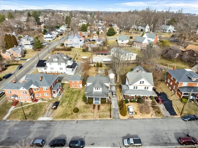 $240,000 | 36 Northwest Eighth Street Northwest, Pulaski, VA 24301