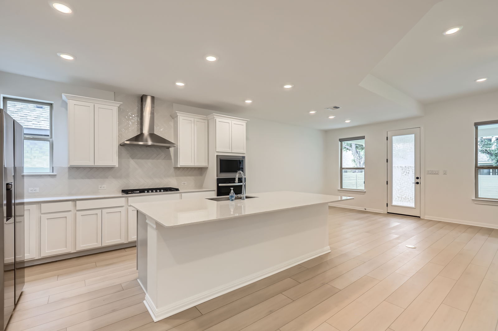 1208 Legends Lane Georgetown, TX 78628 - Photo 7 of 28