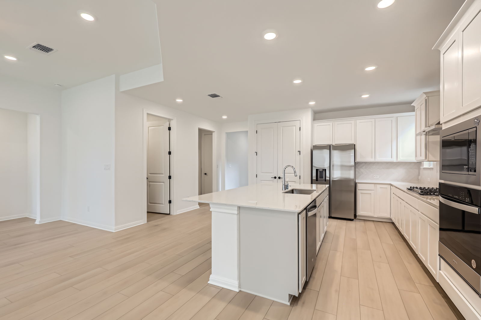 1208 Legends Lane Georgetown, TX 78628 - Photo 9 of 28