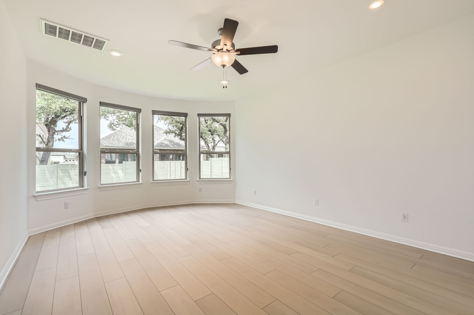 1208 Legends Lane Georgetown, TX 78628 - Photo 10 of 28