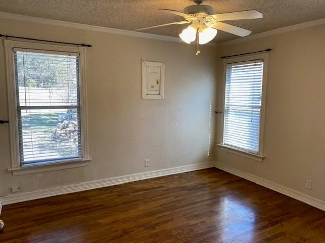 $2,000 | 3828 Collinwood Avenue, Fort Worth, TX 76107