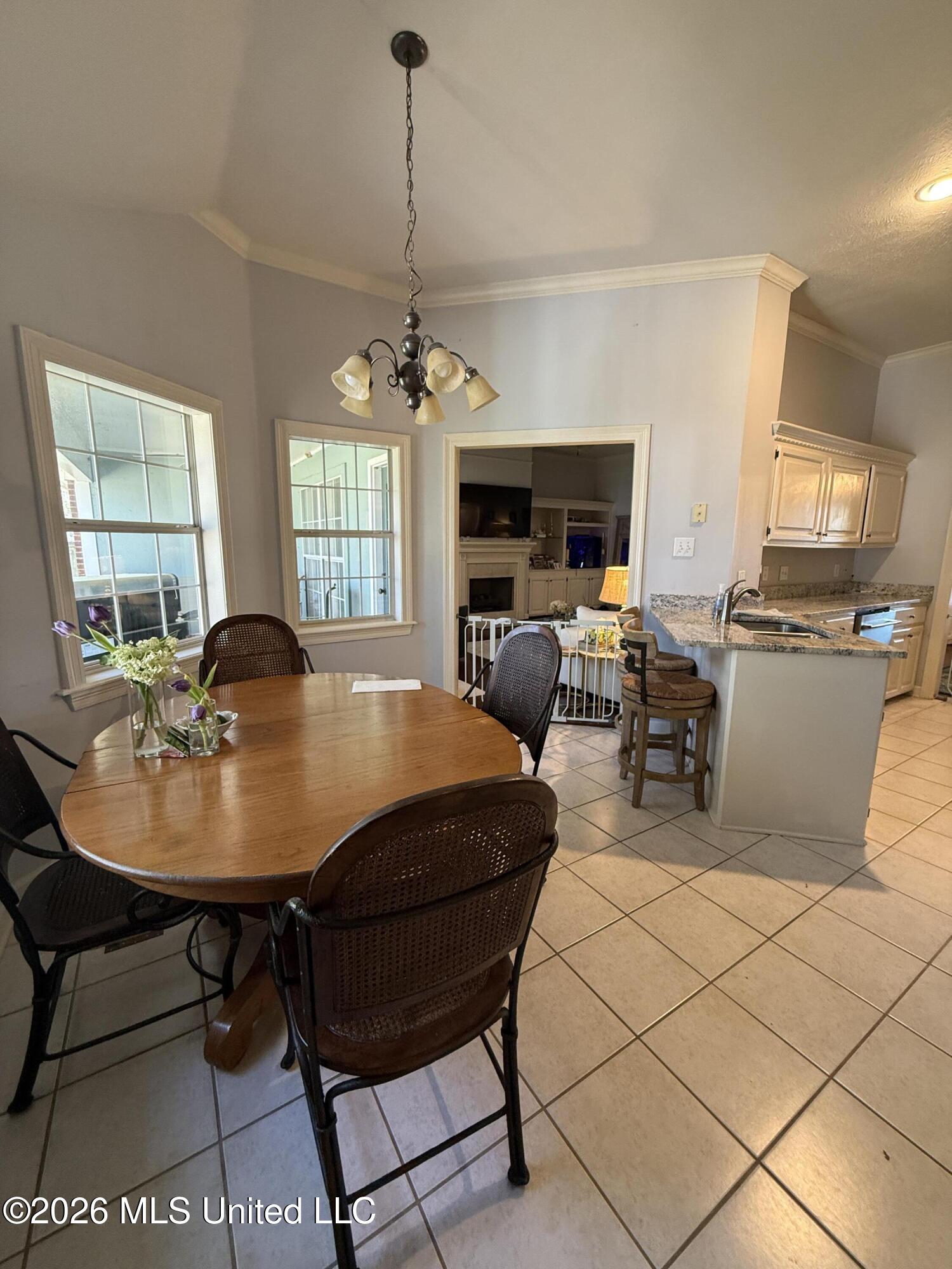 10 Estates Drive Flowood, MS 39232 - Photo 15 of 37 Breakfast Bar