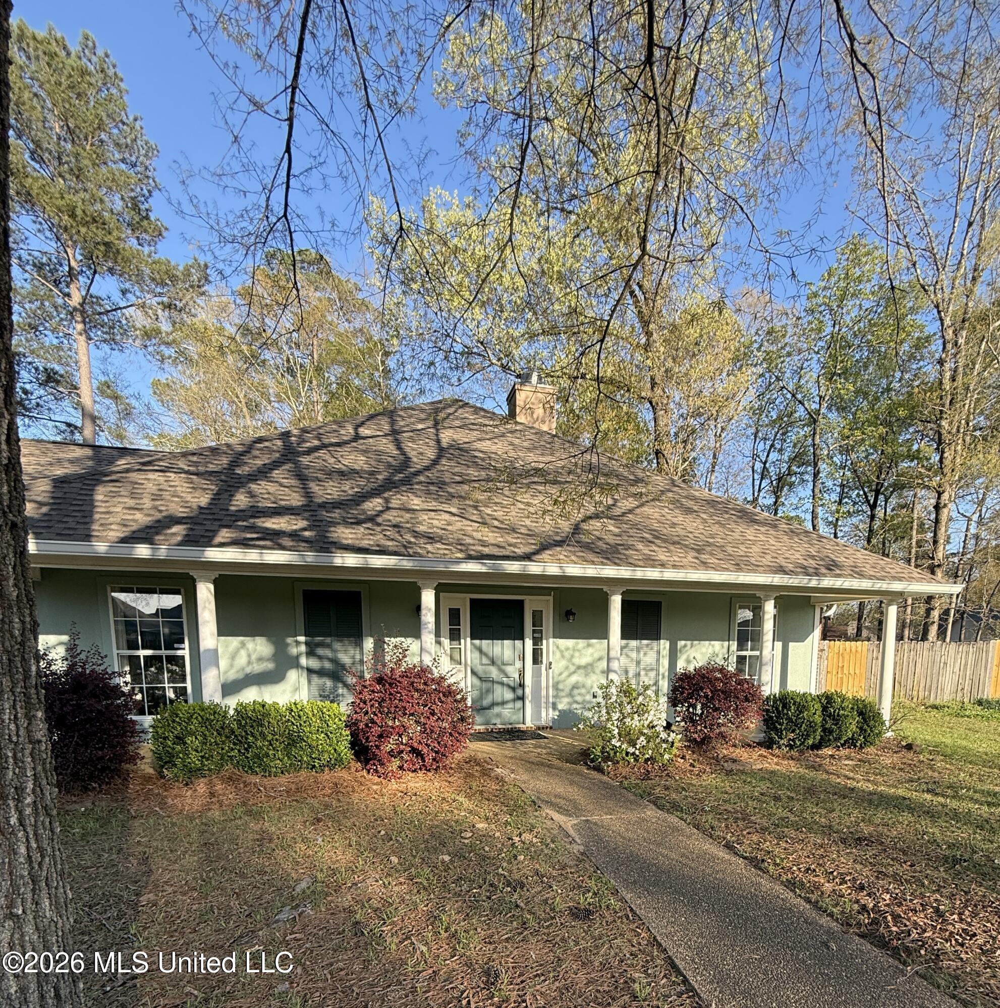 10 Estates Drive Flowood, MS 39232 - Photo 2 of 37 Welcome Home