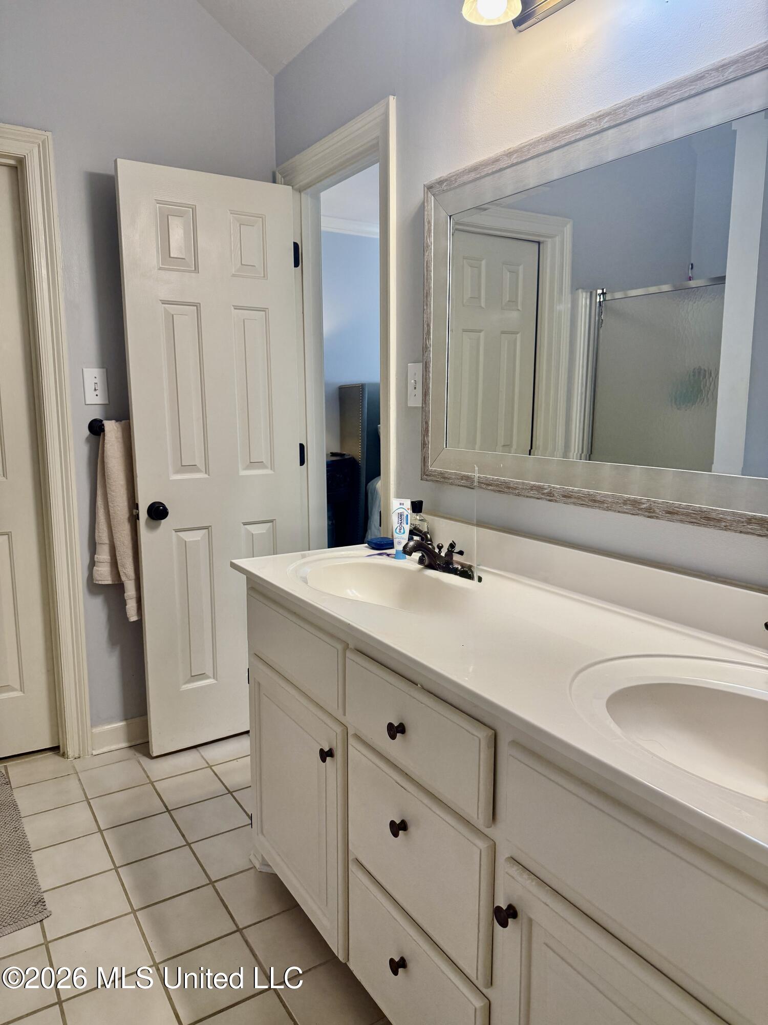 10 Estates Drive Flowood, MS 39232 - Photo 23 of 37 Double Vanities