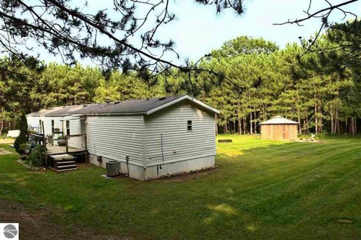 7129 South Sherman Road Blanchard, MI 49310 - Photo 6 of 22
