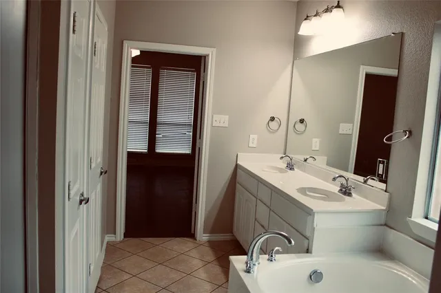 $2,500 | 10240 Los Barros Trail, Fort Worth, TX 76177