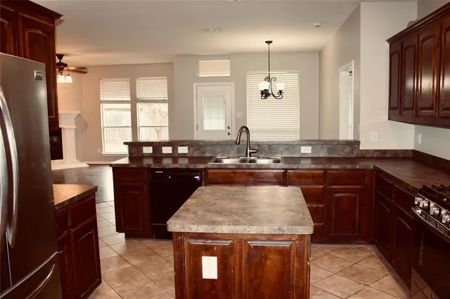 $2,500 | 10240 Los Barros Trail, Fort Worth, TX 76177