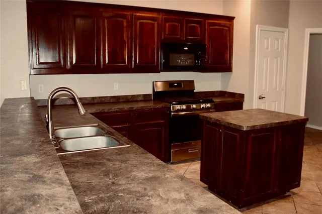 $2,500 | 10240 Los Barros Trail, Fort Worth, TX 76177