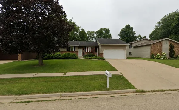 $179,900 | 2025 Winchester Drive, Freeport, IL 61032