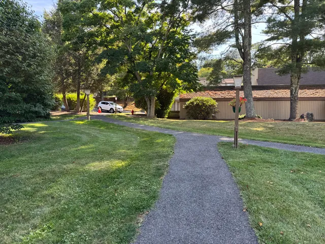 $535,000 | 623 Heritage Village, Unit B, Southbury, CT 06488