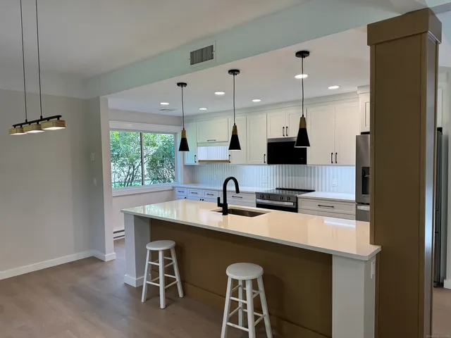 $535,000 | 623 Heritage Village, Unit B, Southbury, CT 06488