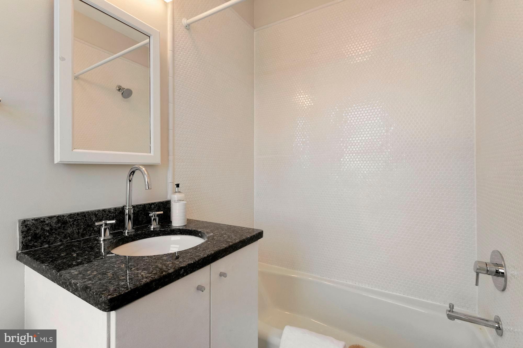 1505 R Street Northwest Washington, DC 20009 - Photo 12 of 29