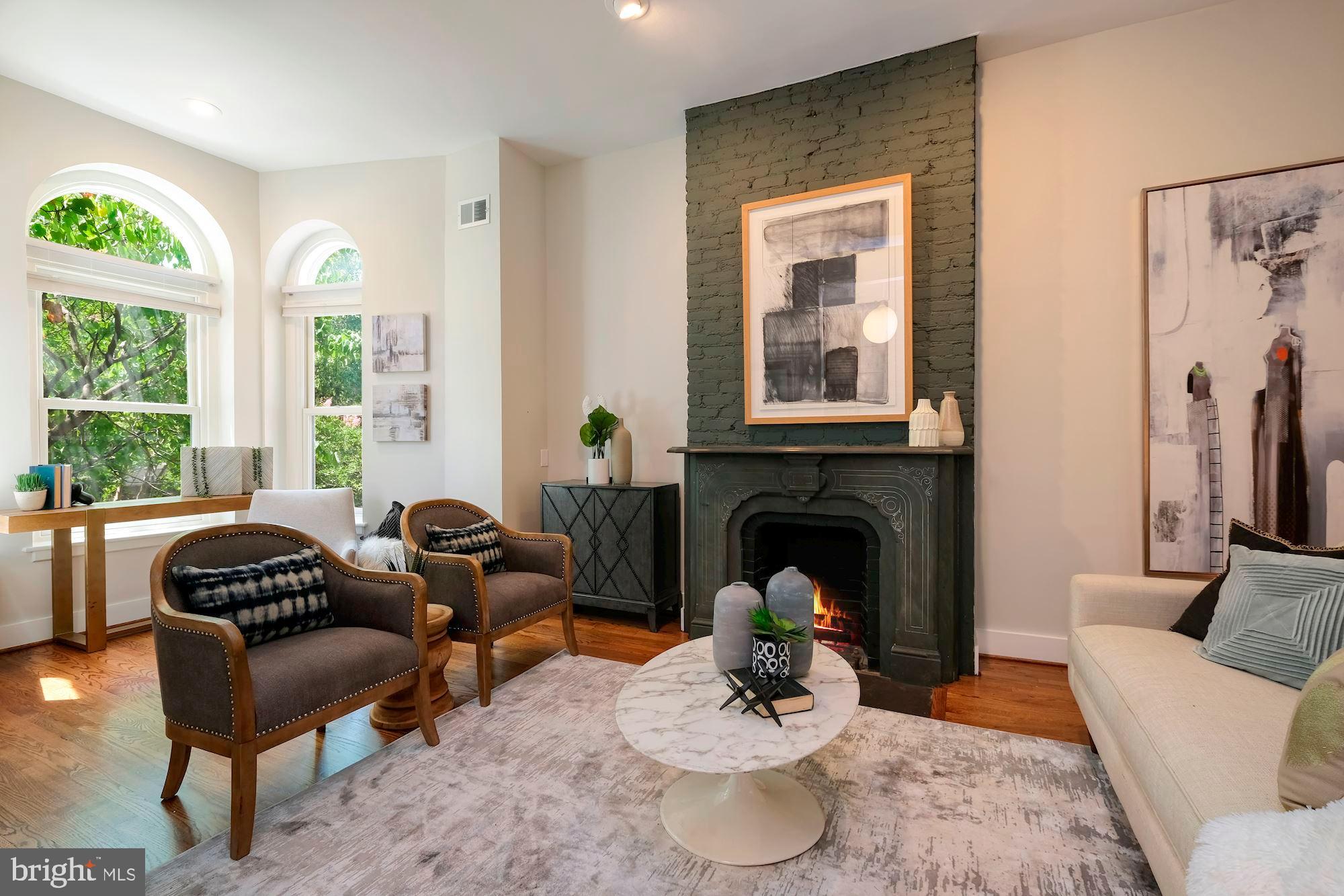 1505 R Street Northwest Washington, DC 20009 - Photo 3 of 29 Living Room