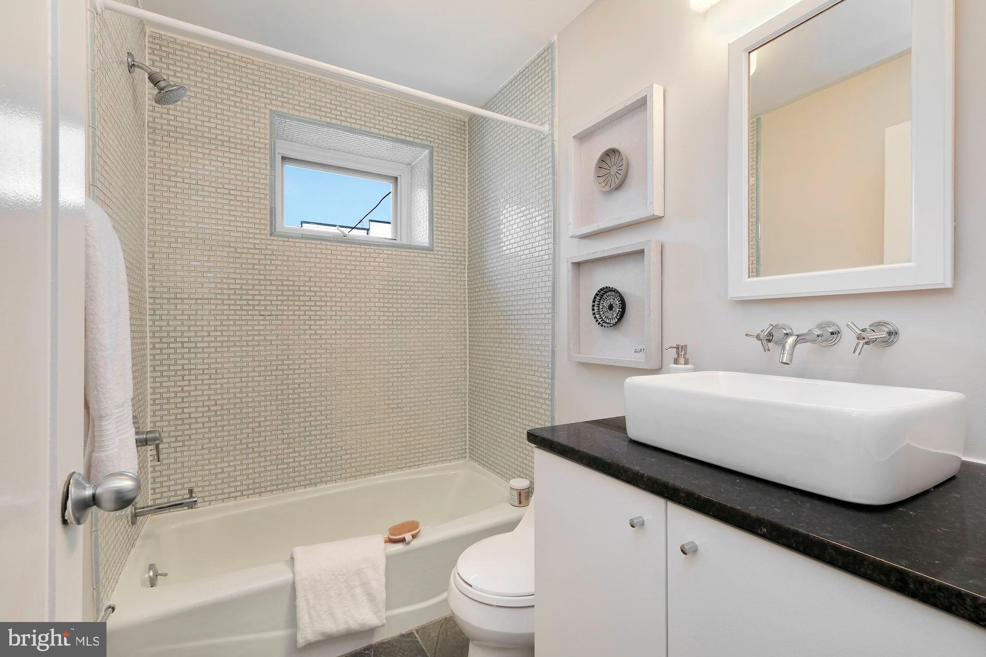 1505 R Street Northwest Washington, DC 20009 - Photo 9 of 29