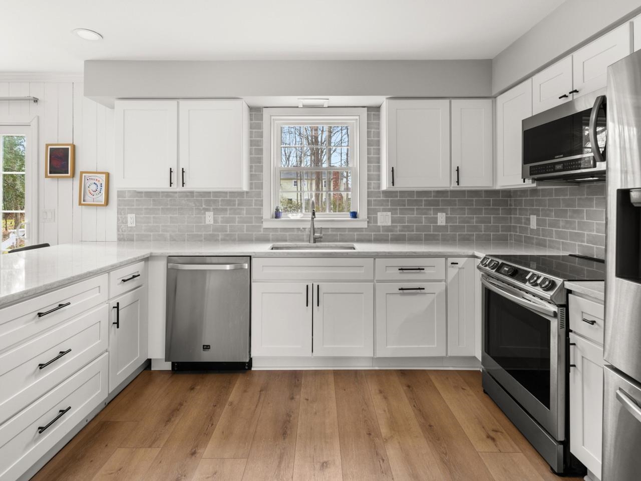 185 Summit Circle Shelburne, VT 05482 - Photo 9 of 45