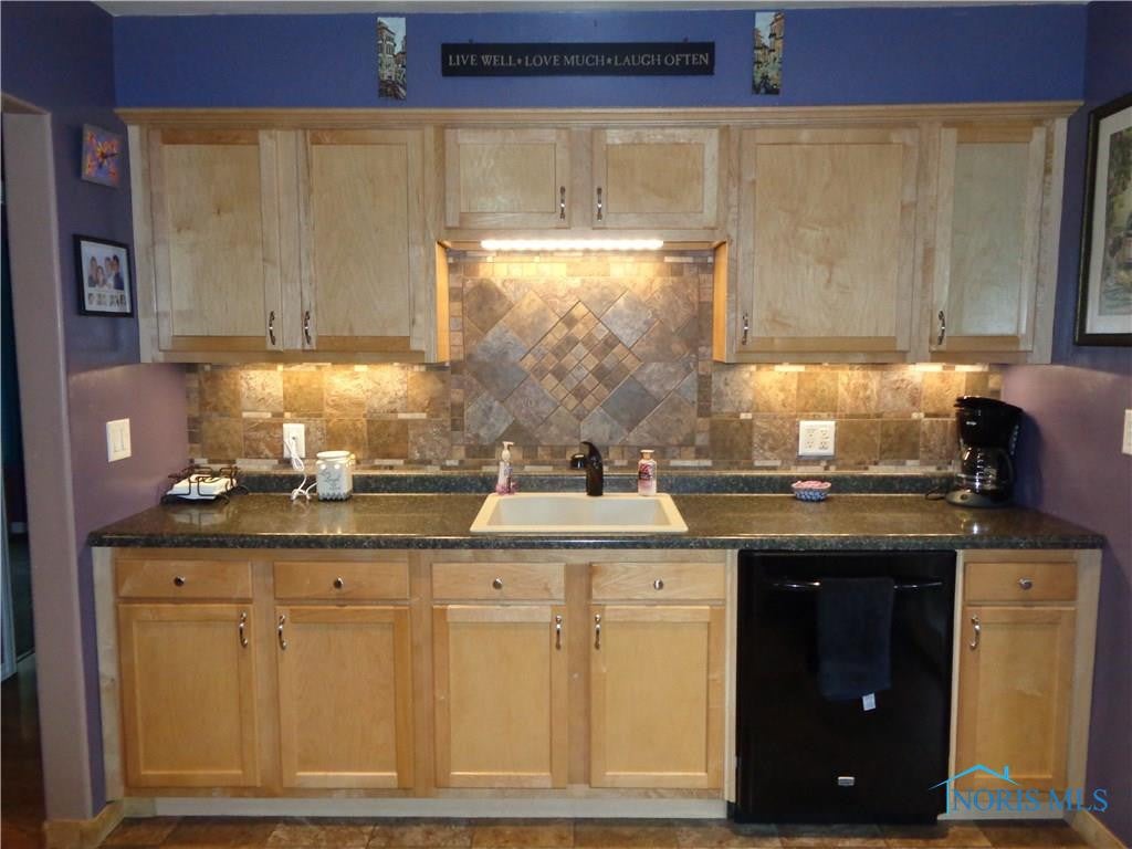 2659 Gracewood Road Toledo, OH 43613 - Photo 5 of 28 Gallery Image 5