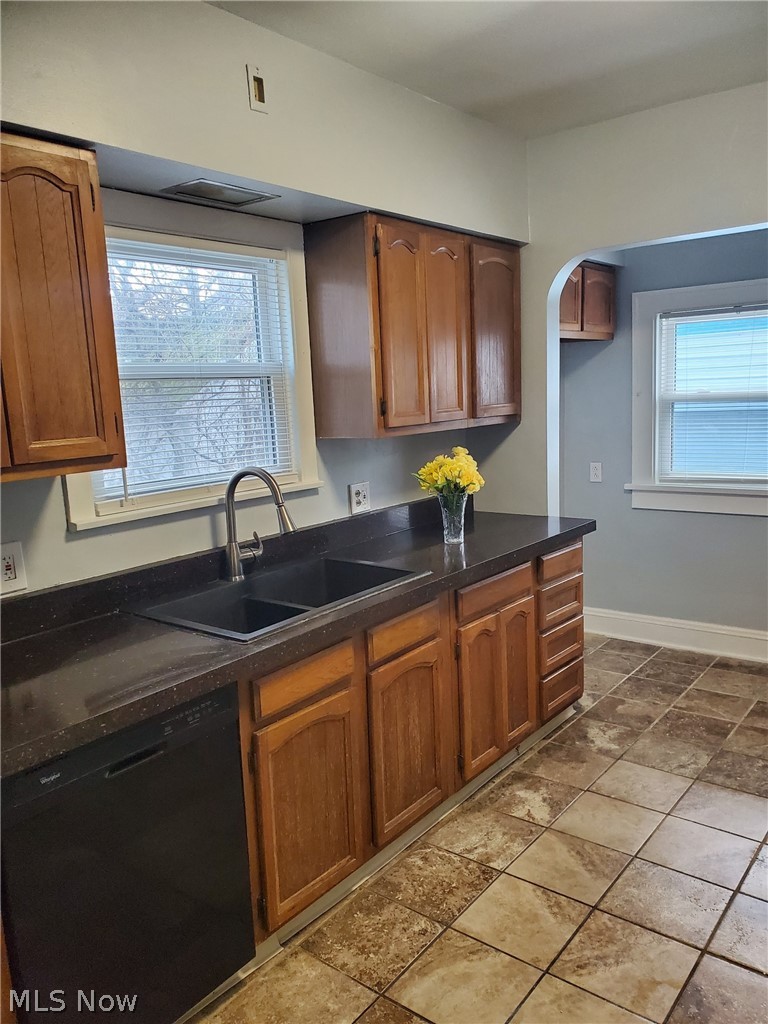 3374 Sylvanhurst Road Cleveland Heights, OH 44112 - Photo 18 of 34