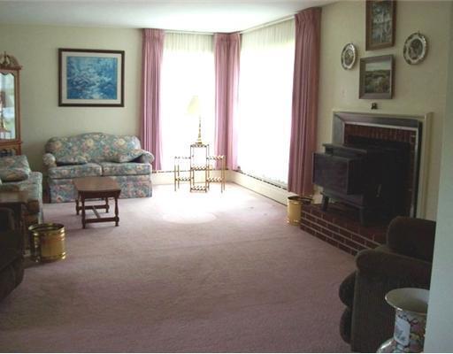 21 Blanchard Road Cumberland Center, ME 04021 - Photo 7 of 16 Living Room.