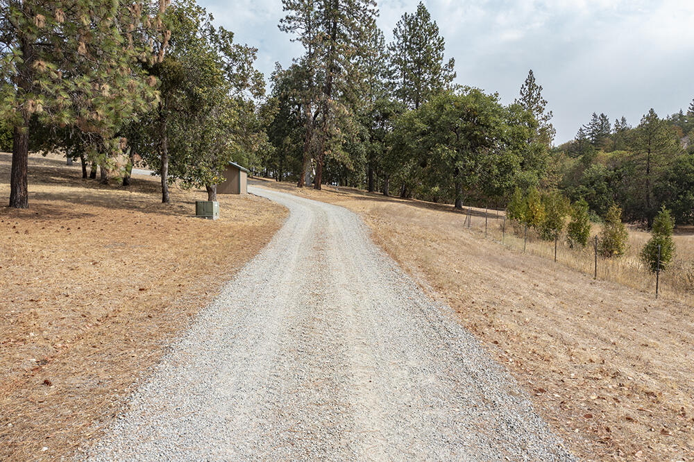 13245 Water Gap Road Williams, OR 97544 - Photo 35 of 45 36