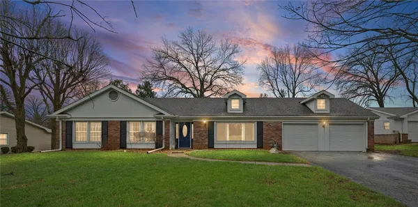 $195,000 | 43 Country Club Drive, Danville, IL 61832