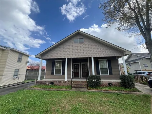 $1,500 | 14 1st Street, Gretna, LA 70053