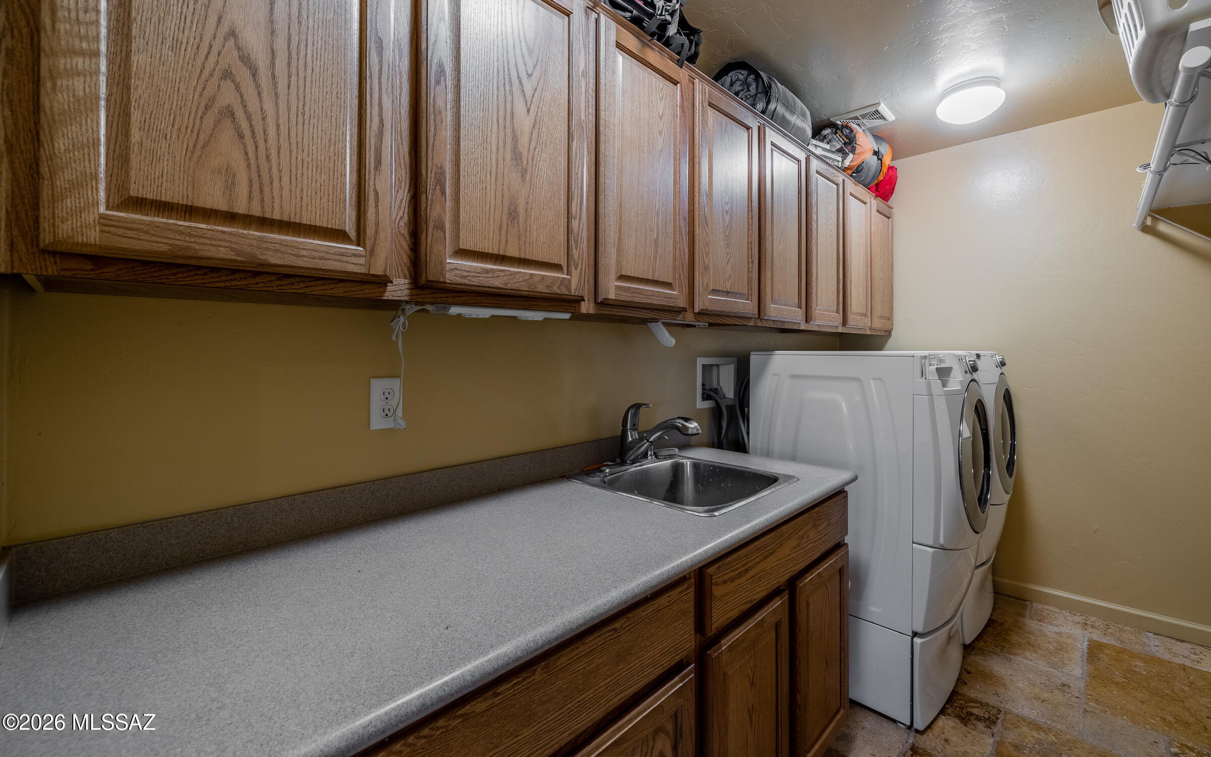 10240 East Ocotillo Rim Trail Vail, AZ 85641 - Photo 35 of 41 Laundry