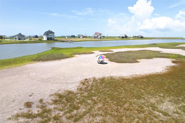 a black and white photo of a room