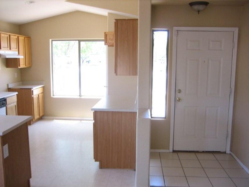 2102 West Vineyard Road Phoenix, AZ 85041 - Photo 3 of 18 2102 W
