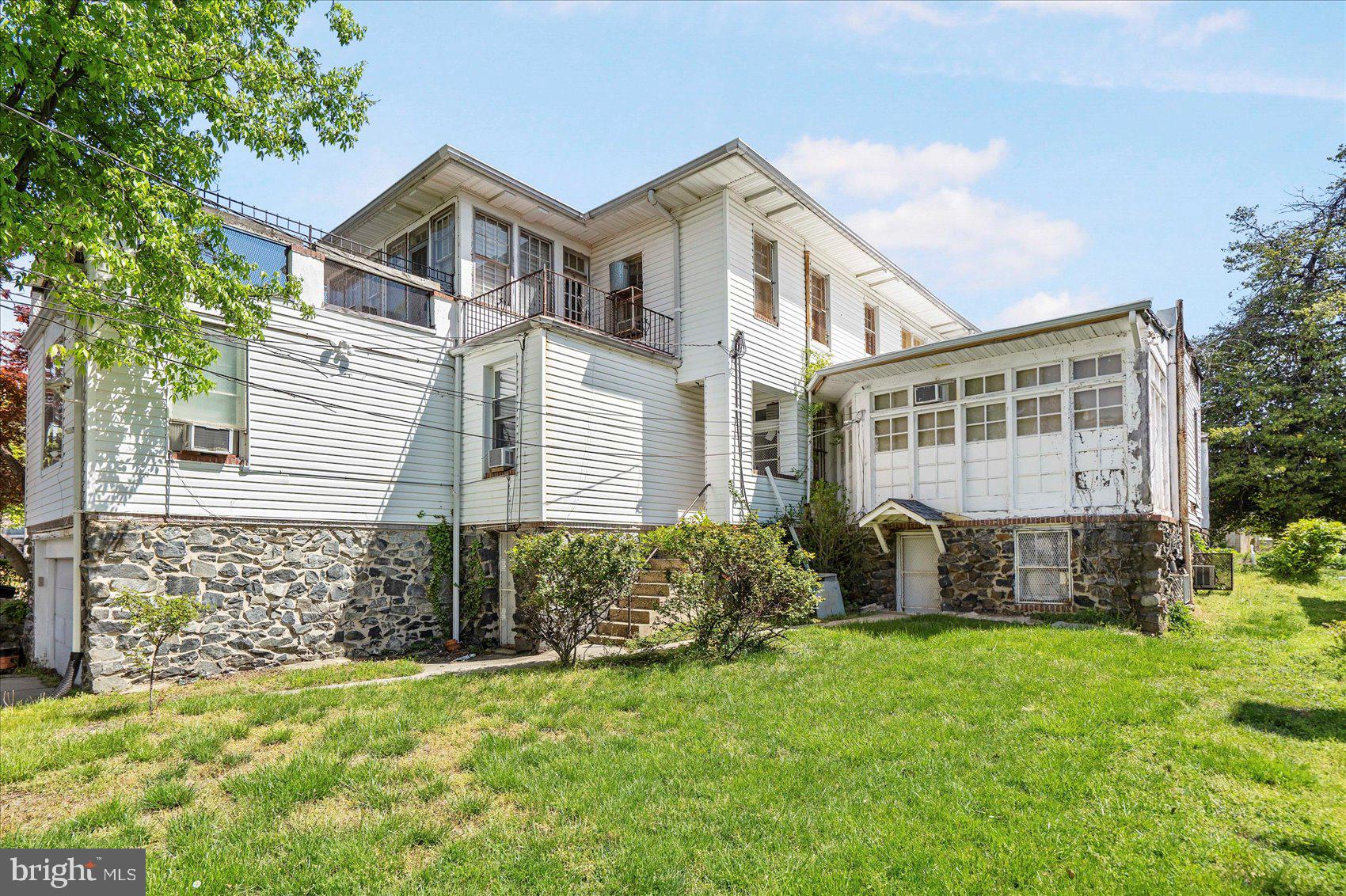 2406 Garrison Boulevard Baltimore, MD 21216 - Photo 8 of 51