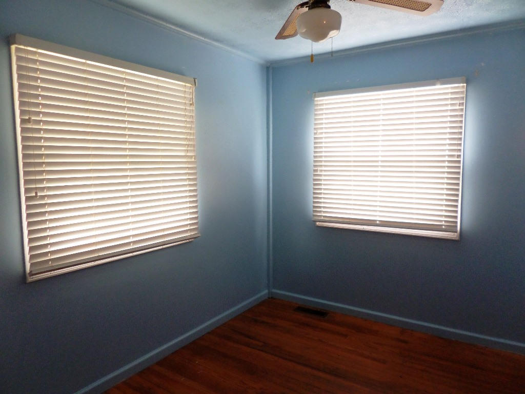 134 Utah Avenue Oak Ridge, TN 37830 - Photo 13 of 16 Bedroom 2