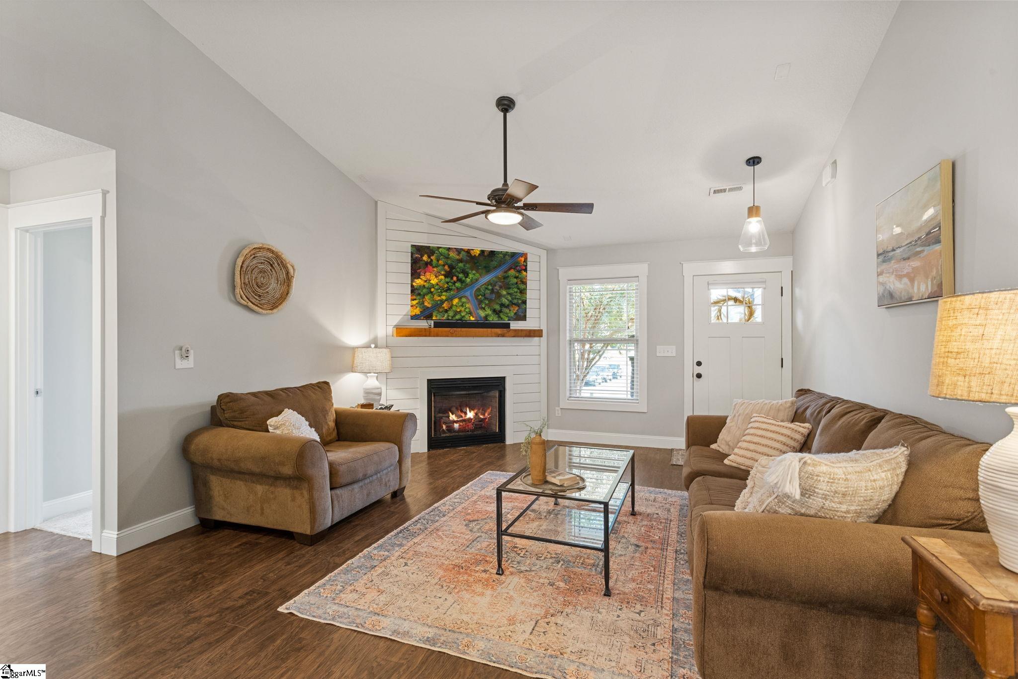 14 Redwolf Lane Taylors, SC 29687 - Photo 3 of 25 Gallery Image 3