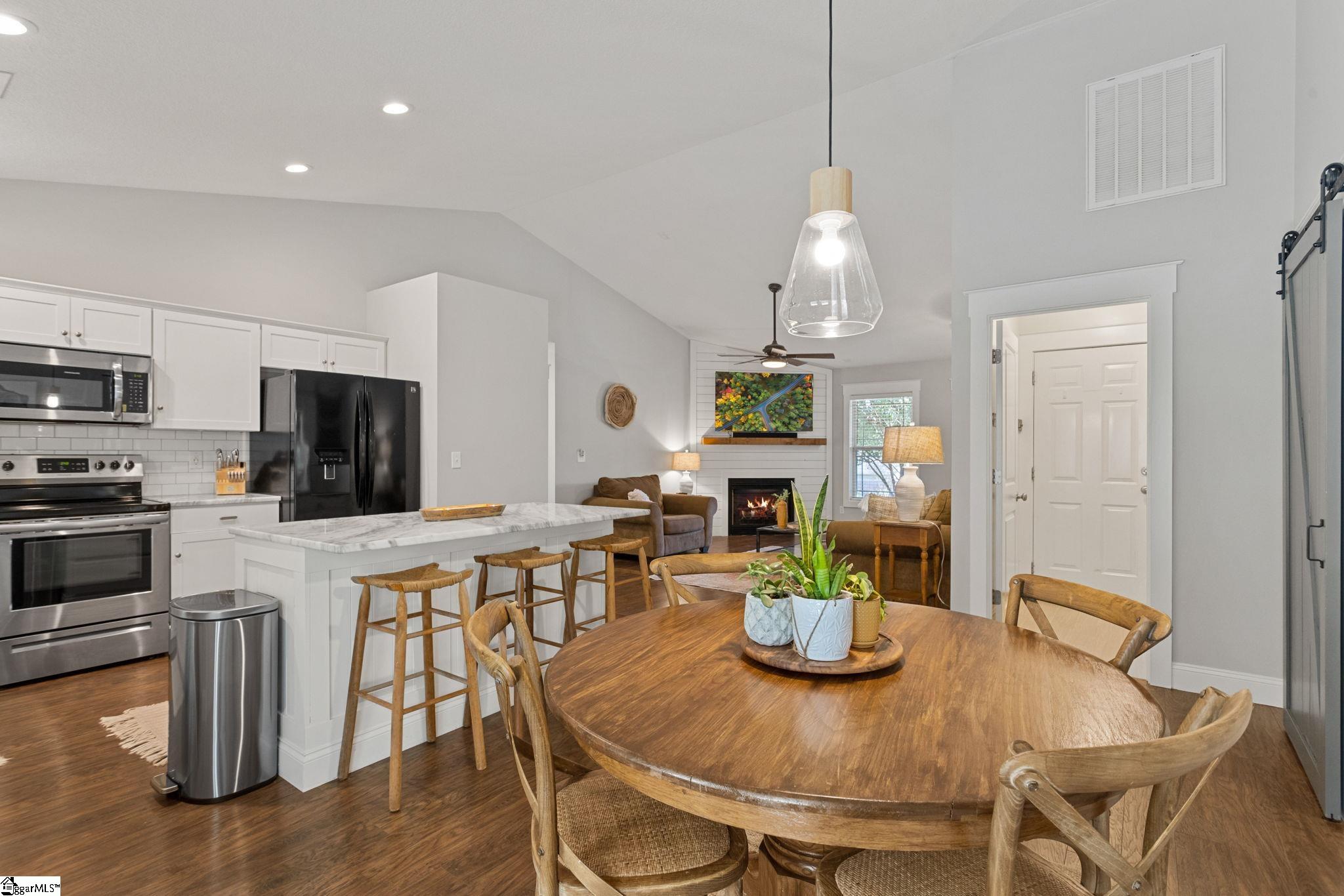 14 Redwolf Lane Taylors, SC 29687 - Photo 5 of 25 Gallery Image 5