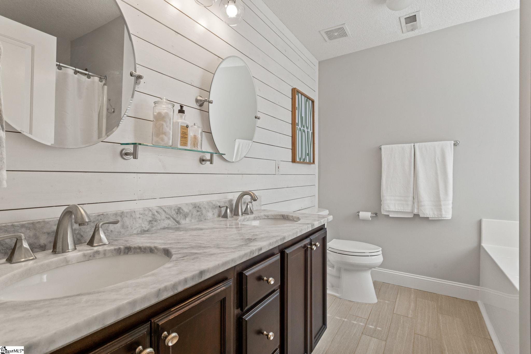 14 Redwolf Lane Taylors, SC 29687 - Photo 9 of 25 Gallery Image 9