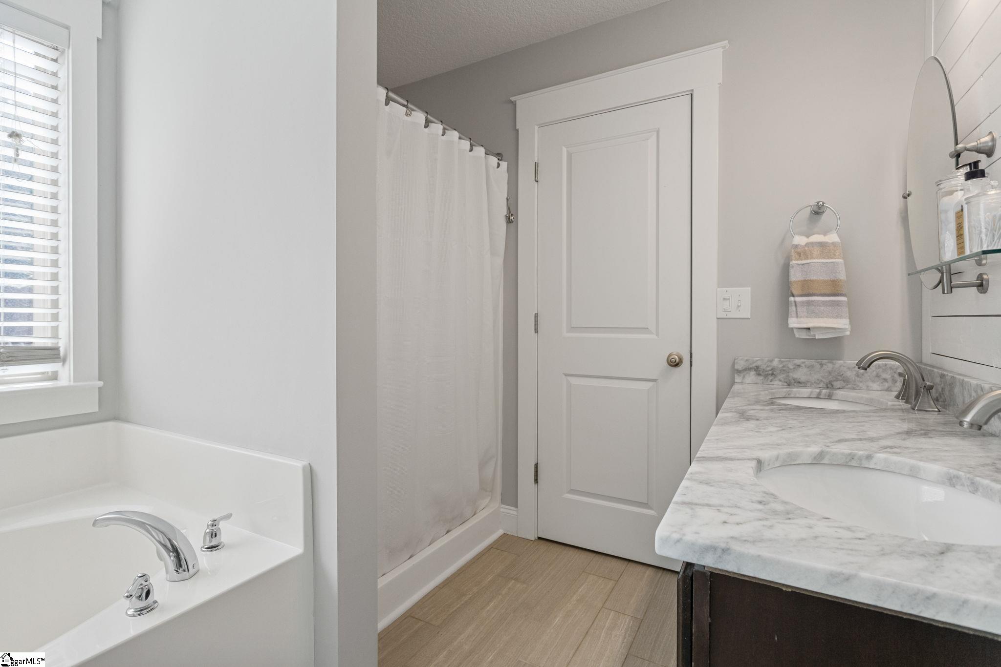 14 Redwolf Lane Taylors, SC 29687 - Photo 10 of 25 Gallery Image 10