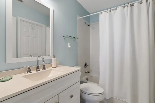 $6,500 | 2740 Valor Drive, Unit 1, Glenview, IL 60026