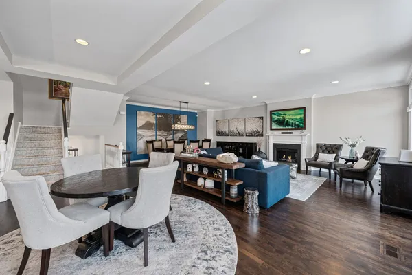 $6,500 | 2740 Valor Drive, Unit 1, Glenview, IL 60026