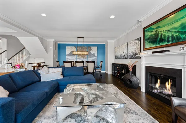 $6,500 | 2740 Valor Drive, Unit 1, Glenview, IL 60026