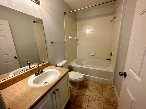 $1,900 | 5550 East Michigan Street, Unit 3125, Orlando, FL 32822
