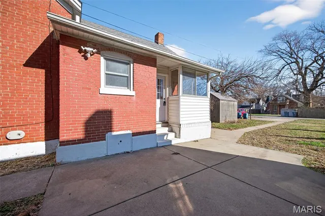 $229,500 | 1212 North 3rd Street, St. Charles, MO 63301
