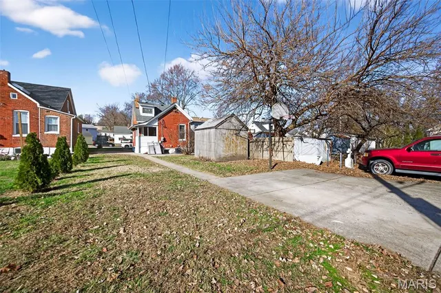 $229,500 | 1212 North 3rd Street, St. Charles, MO 63301