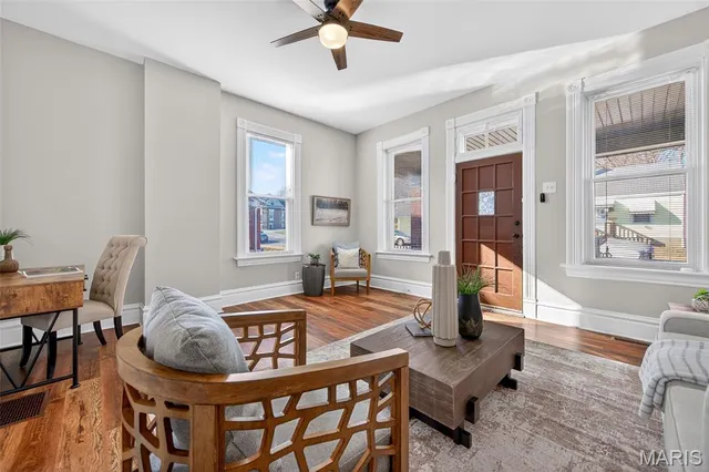 $229,500 | 1212 North 3rd Street, St. Charles, MO 63301