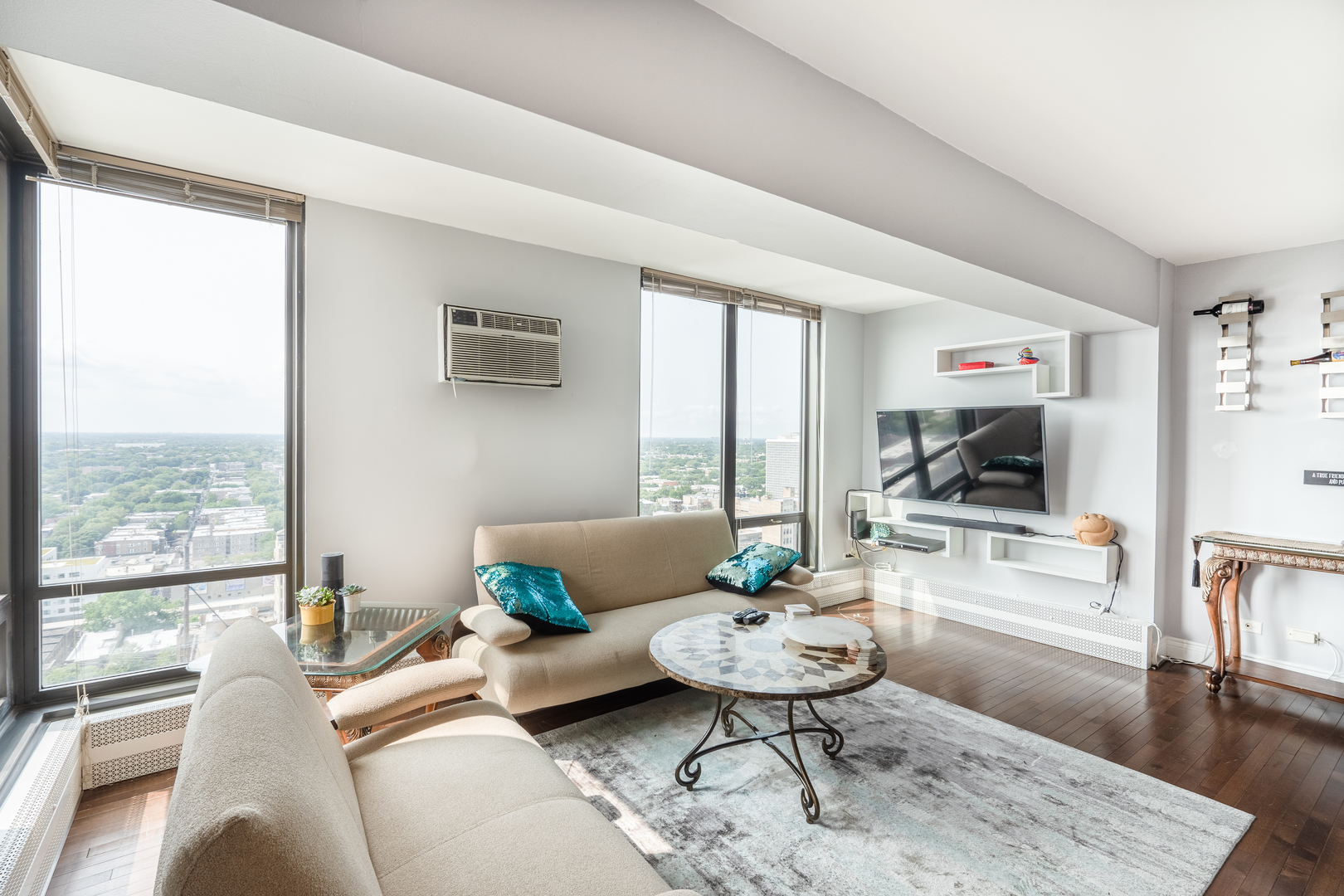 6166 North Sheridan Road, Unit 26L Chicago, IL 60660 - Photo 15 of 20