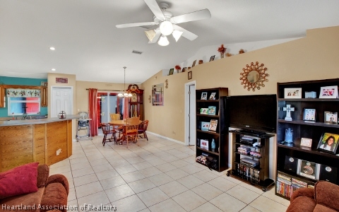 3822 El Rado Avenue Sebring, FL 33872 - Photo 4 of 24 Gallery Image 4
